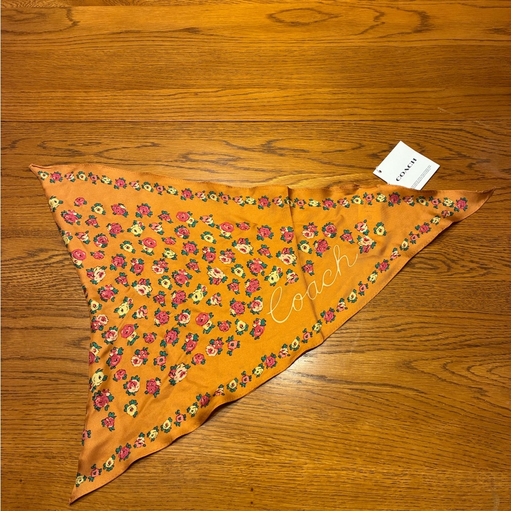 Coach Diamond Signature Scarf 100% Silk Candied Orange
89796 New with Tags